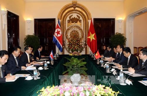 Trao đổi chính sách cấp Thứ trưởng Ngoại giao Việt Nam-CHDCND Triều Tiên - ảnh 1