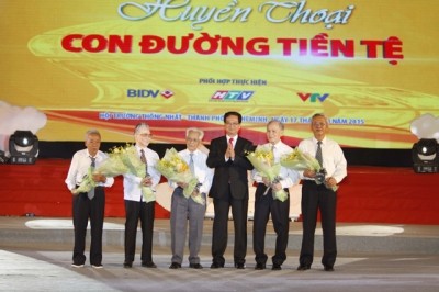 Thủ tướng Nguyễn Tấn Dũng tham dự chương trình giao lưu nghệ thuật “Huyền thoại con đường tiền tệ”  - ảnh 1