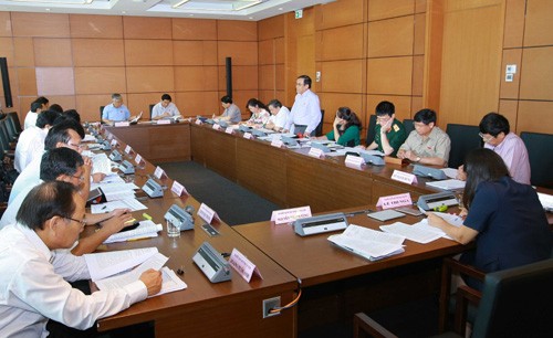 Quốc hội thảo luận ở tổ về Dự án Luật Phí và lệ phí  - ảnh 1
