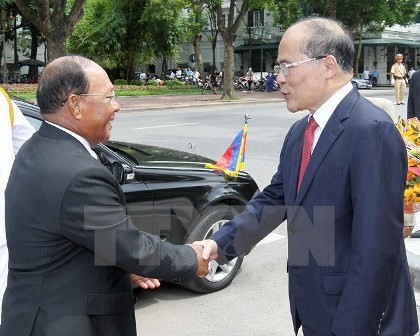 Chủ tịch Quốc hội Campuchia Samdech Heng Samrin  tiếp Chủ tịch Quốc hội Nguyễn Sinh Hùng - ảnh 1