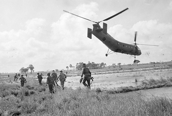 Cận cảnh cuộc chiến tranh Việt Nam qua những bức ảnh - ảnh 1