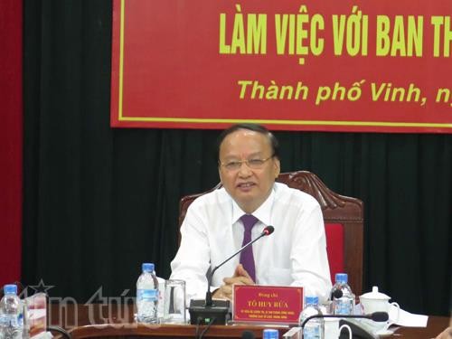 Trưởng Ban Tổ chức Trung ương Tô Huy Rứa làm việc tại tỉnh Nghệ An và Hà Tĩnh    - ảnh 1