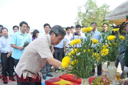 Trưởng ban Tuyên giáo TW dự lễ truy điệu và an táng liệt sĩ tại Nghĩa trang liệt sĩ huyện Phú Lộc - ảnh 1