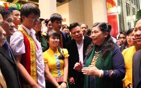 Phó Chủ tịch Quốc hội Tòng Thị Phóng gặp mặt học sinh, sinh viên dân tộc thiểu số - ảnh 1