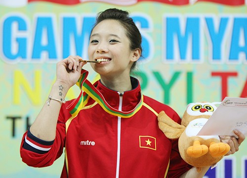 Dương Thúy Vi giành huy chương bạc tại giải vô địch Wushu thế giới 2015 - ảnh 1