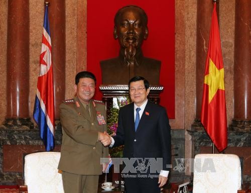 Chủ tịch nước  tiếp Đại tướng, Bộ trưởng Bộ các lực lượng vũ trang  nhân dân Triều Tiên          - ảnh 1