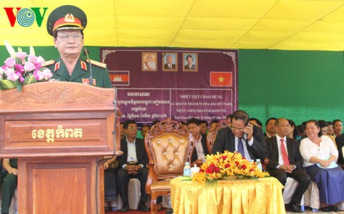Khẳng định giá trị lịch sử của Đài tưởng niệm Quân tình nguyện Việt Nam tại Campuchia - ảnh 1