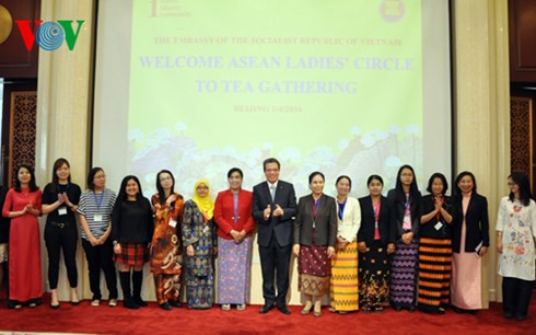 Giao lưu Nhóm phụ nữ ASEAN tại Trung Quốc - ảnh 1