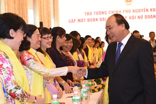 Thủ tướng gặp mặt đoàn đại biểu Hiệp hội nữ doanh nhân Việt Nam - ảnh 1