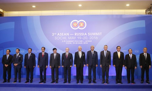 Thủ tướng Nguyễn Xuân Phúc có các cuộc gặp song phương với Thủ tướng Singapor, Malaysia và Thái Lan - ảnh 1