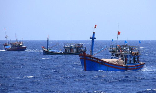 Hải quân Malaysia tìm thấy thi thể ngư dân Việt Nam bị mất tích - ảnh 1