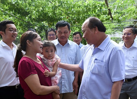 Thủ tướng Nguyễn Xuân Phúc thăm xã nông thôn mới Nam Giang, tỉnh Nghệ An - ảnh 1