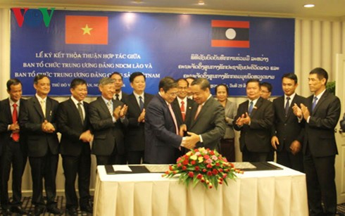 Hai Ban Tổ chức Trung ương Đảng Việt Nam – Lào tăng cường hợp tác  - ảnh 1