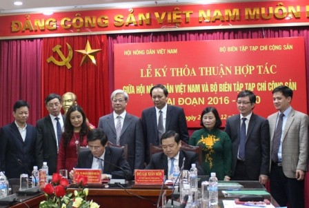 Hội Nông dân Việt Nam ký thỏa thuận hợp tác nghiên cứu khoa học với Tạp chí Cộng sản  - ảnh 1