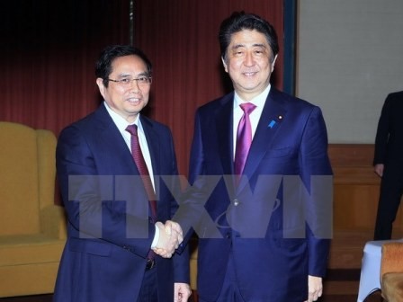 Thủ tướng Shinzo Abe gặp Trưởng Ban Tổ chức TW, Chủ tịch Nhóm Nghị sỹ hữu nghị Việt Nam-Nhật Bản  - ảnh 1
