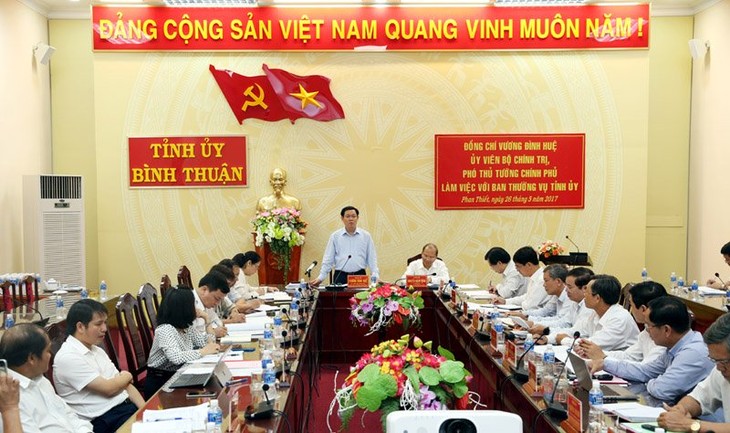 Đoàn công tác của Bộ Chính trị kiểm tra công tác cán bộ tại tỉnh Bình Thuận  - ảnh 1
