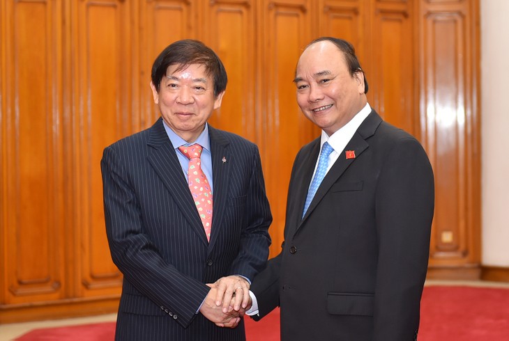 Thủ tướng Nguyễn Xuân Phúc tiếp Đoàn cấp cao Đảng Hành động Nhân dân Singapore cầm quyền - ảnh 1