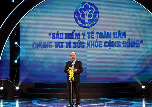 Thủ tướng Nguyễn Xuân Phúc:Phấn đấu đạt mục tiêu đến năm 2020 trên 90% dân số tham gia bảo hiểm y tế - ảnh 1