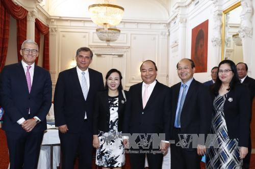 Thủ tướng Nguyễn Xuân Phúc tiếp lãnh đạo một số hiệp hội và tập đoàn kinh tế tại Hà Lan - ảnh 3