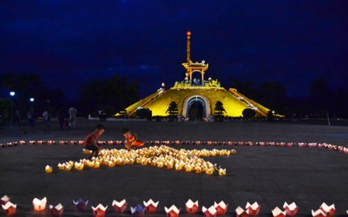  Phó Thủ tướng Vương Đình Huệ dự Đại lễ cầu siêu tưởng niệm các Anh hùng Liệt sĩ tại Quảng Trị - ảnh 2