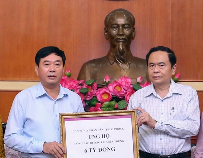 Ủy ban Trung ương MTTQ Việt Nam tiếp nhận ủng hộ thiệt hại do bão Doksuri - ảnh 1
