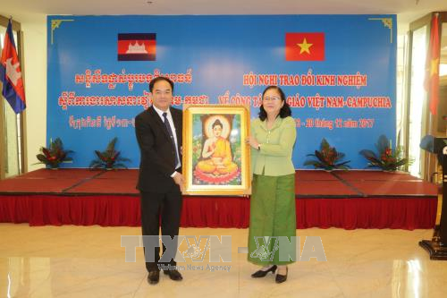 Hội nghị trao đổi kinh nghiệm về công tác tôn giáo Việt Nam - Campuchia - ảnh 1