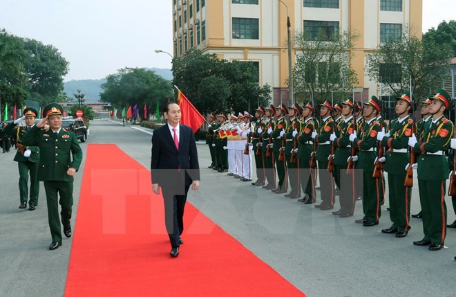 Chủ tịch nước Trần Đại Quang thăm lực lượng vũ trang Quân khu 1 - ảnh 1