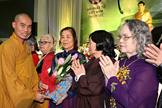 Xuân an vui đoàn kết, đầm ấm của bà con Phật tử người Việt tại Cộng hòa Czech - ảnh 3