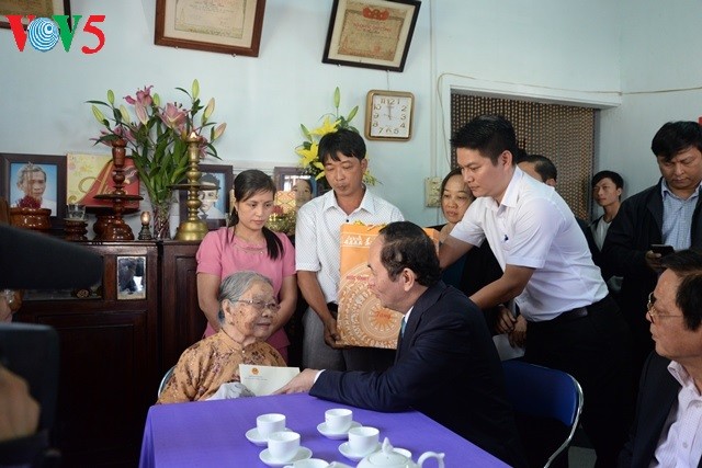 Chủ tịch nước Trần Đại Quang thăm chúc Tết tại tỉnh Kon Tum  - ảnh 2