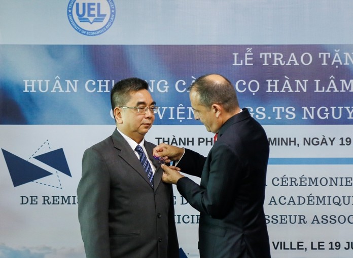 Trao tặng Huân chương Cành cọ Hàn lâm của Pháp cho Phó Giáo sư, Tiến sĩ Nguyễn Ngọc Điện - ảnh 1
