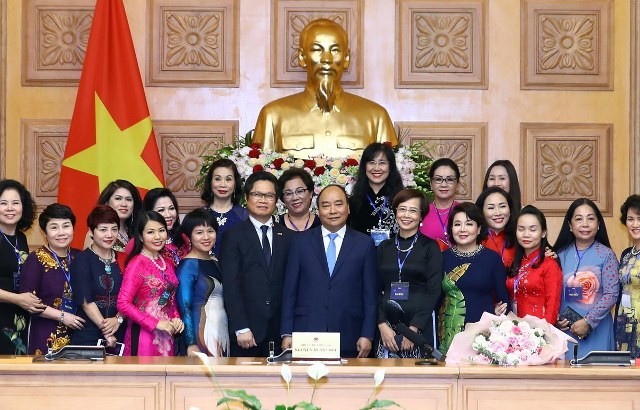 Thủ tướng Nguyễn Xuân Phúc gặp mặt các nữ doanh nhân tiêu biểu - ảnh 1