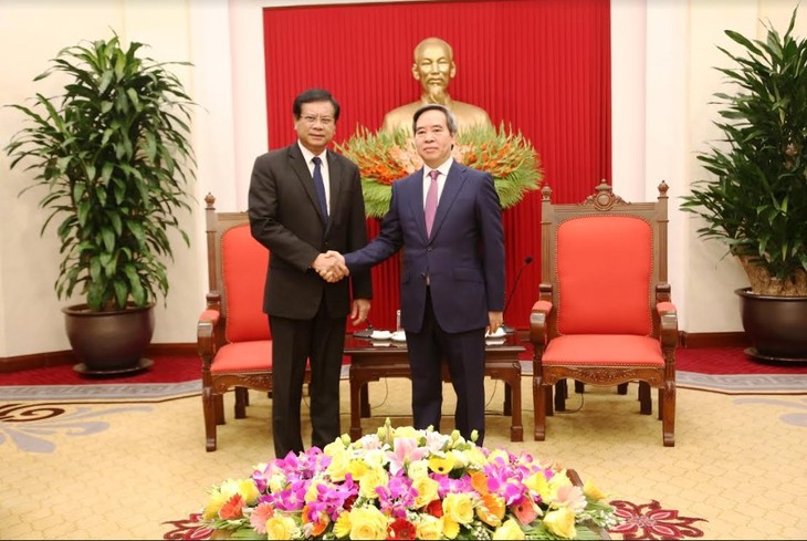 Việt Nam sẵn sàng chia sẻ kinh nghiệm phát triển kinh tế với Lào - ảnh 1