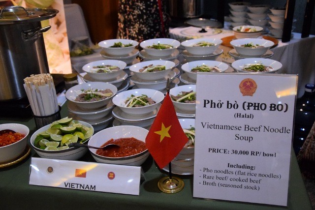 Hội chợ ẩm thực ASEAN gây quỹ từ thiện tại Jakarta - ảnh 1