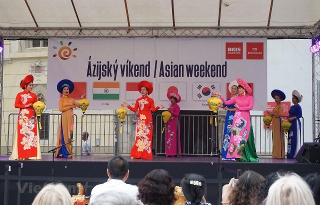 Đậm nét văn hóa Việt Nam trong lễ hội “ASIAN WEEKEND 2019” ở Slovakia - ảnh 1