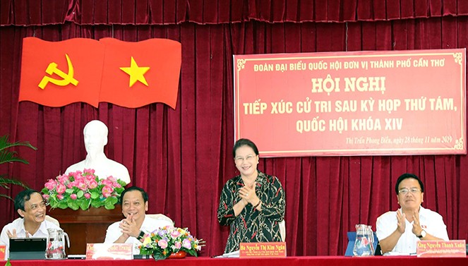 Chủ tịch Quốc hội Nguyễn Thị Kim Ngân tiếp xúc cử tri tại Thị trấn Phong Điền, TP Cần Thơ - ảnh 1