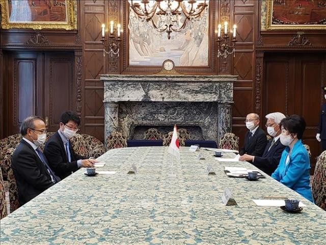Chủ tịch Thượng viện Nhật Bản đánh giá cao sự đồng lòng của người dân Việt Nam trong chống dịch COVID-19 - ảnh 1