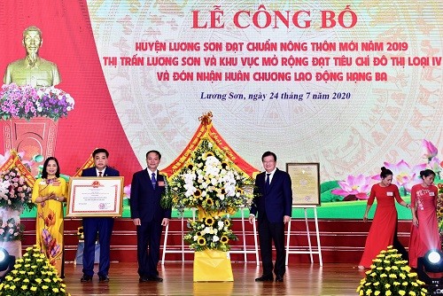 Lương Sơn, tỉnh Hòa Bình, đạt chuẩn nông thôn mới năm 2019 và đón nhận Huân chương Lao động hạng Ba  - ảnh 1