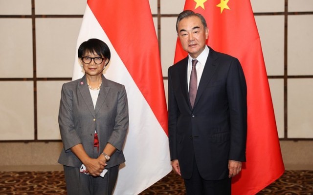 Ngoại trưởng Indonesia kêu gọi Trung Quốc tuân thủ luật pháp trong vấn đề Biển Đông - ảnh 1