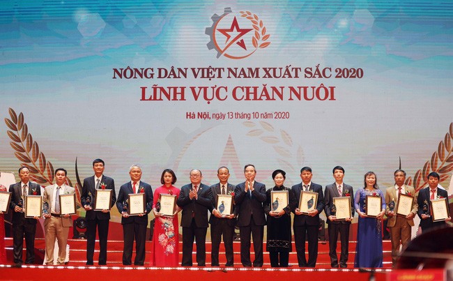 Tôn vinh và trao danh hiệu 63 nông dân Việt Nam xuất sắc 2020 - ảnh 1