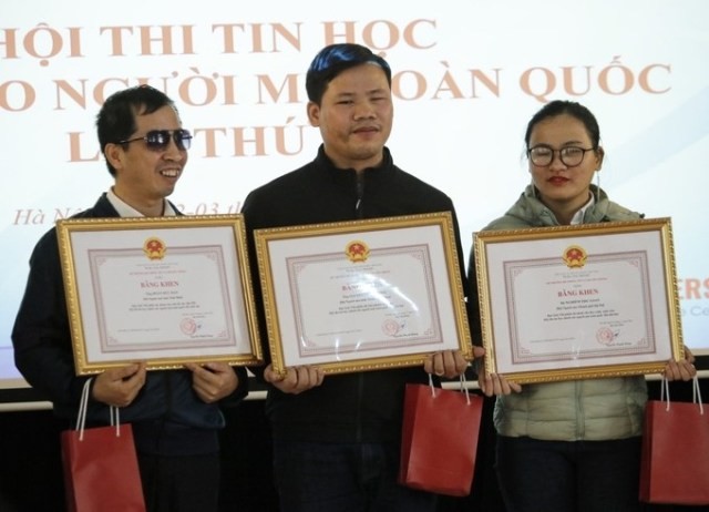 Trao giải thưởng Hội thi Tin học dành cho người mù toàn quốc  - ảnh 1