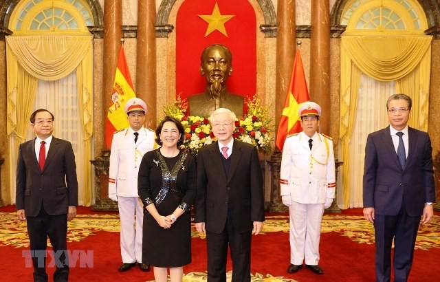 Tổng Bí thư, Chủ tịch nước Nguyễn Phú Trọng nhận Quốc thư của  các Đại sứ nước ngoài - ảnh 1