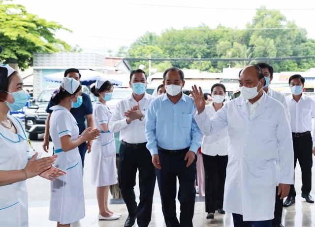 Chủ tịch nước Nguyễn Xuân Phúc: Mục tiêu ưu tiên là bảo vệ sức khỏe của nhân dân - ảnh 1