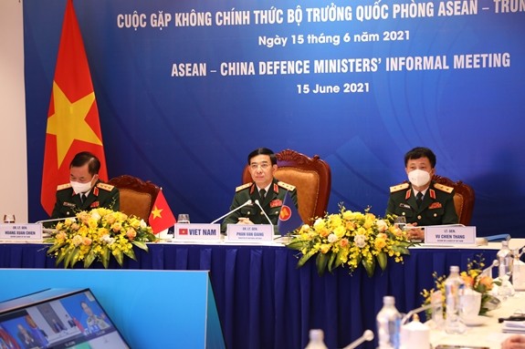 ASEAN và Trung Quốc tạo môi trường thuận lợi cho việc đàm phán COC - ảnh 1