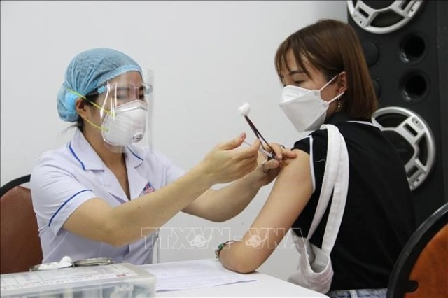 Thành phố Hồ Chí Minh bổ sung thêm 240 đội tiêm chủng vaccine phòng COVID-19 - ảnh 1