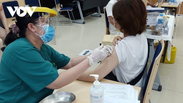 Thành phố Hồ Chí Minh đã tiêm hơn 170.000 liều vaccine trong đợt 5, thêm nhiều bệnh nhân COVID-19 được xuất viện - ảnh 1