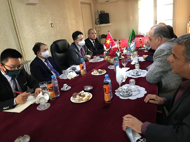Đại sứ quán Việt Nam tại Algieria thúc đẩy hợp tác kinh tế, thương mại tại tỉnh Constantine - ảnh 3