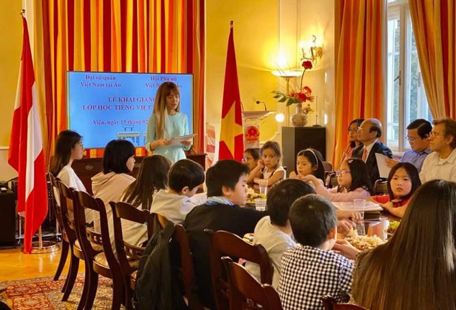 Những cô giáo kiều bào nặng lòng với tiếng Việt nơi xa xứ - ảnh 2