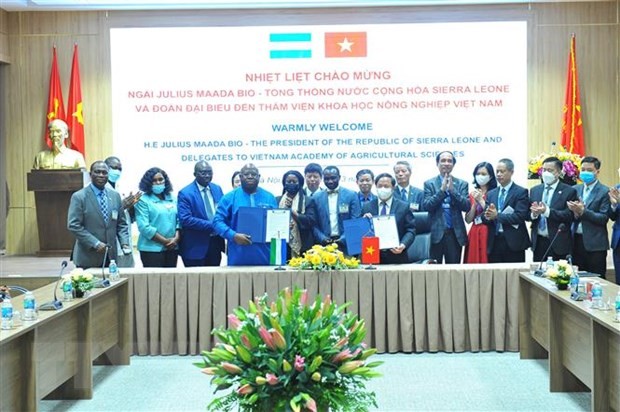 Hoạt động của Tổng thống nước Cộng hòa Sierra Leone Julius Maada Bio tại Việt Nam - ảnh 2