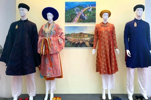 Triển lãm trang phục truyền thống các nước ASEAN - ảnh 1