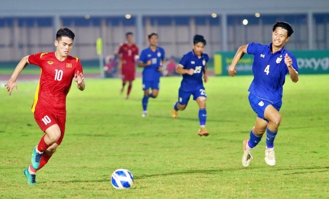 Giải U19 Đông Nam Á 2022: U19 Việt Nam và U19 Thái Lan hòa nhau cùng vào bán kết - ảnh 1